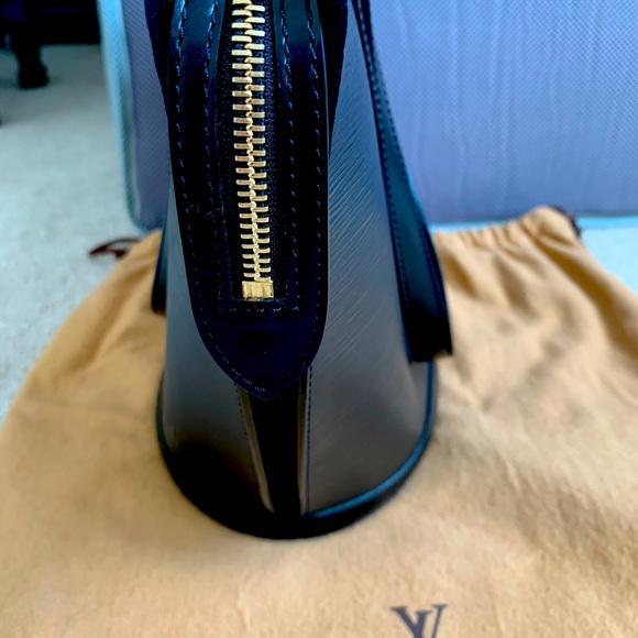 Louis Vuitton St. Jacques Epi GM *100% Authentic* - Picture 3 of 8